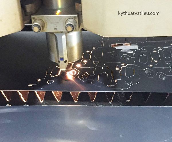 kythuatvatlieu.com máy cắt laser cắt kim loại nhôm aluminum metal laser cutting machine